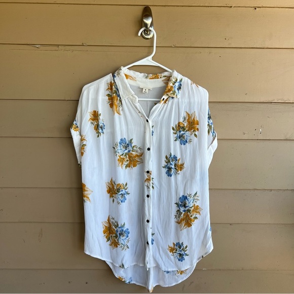 a.n.a Tops - A.N.A. Floral Button Down Shirt - Size M - Lightweight Summer Spring